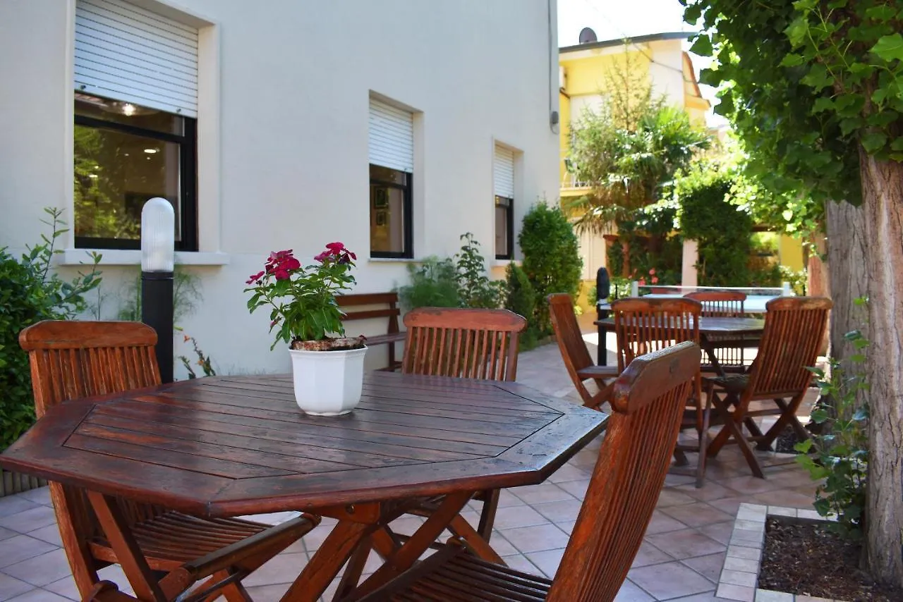 Hotel Urbinati Bellaria-Igea Marina 3*,